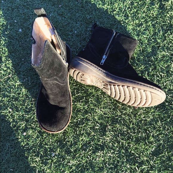Ugg Suede Booties - Picture 1 of 1